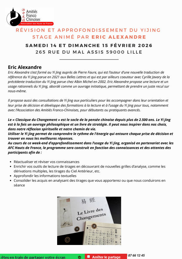 Personne pratiquant le Yi Jing sur la plage ensoleillé